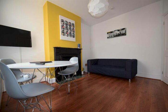 4 Bedroom Terraced House To Rent In Swansea Road, Reading, Berkshire, RG1