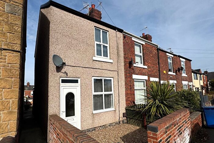 2 Bedroom End Of Terrace House To Rent In Storforth Lane, Chesterfield, S40