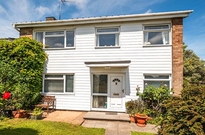 4 Bedroom Detached House For Sale In Oast House Crescent, Farnham, Surrey, GU9