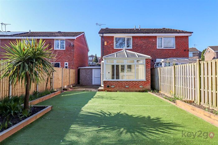 2 Bedroom Semi Detached House For Sale In Oakworth Close, Halfway, Sheffield, S20