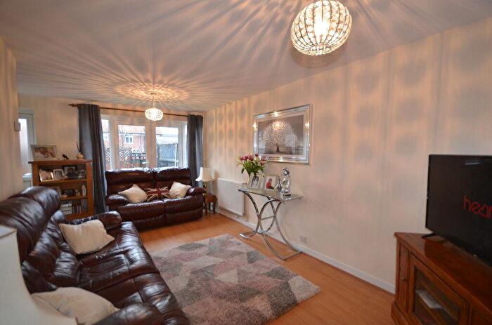 2 Bedroom Semi-Detached House To Rent In Valon Road, Arborfield, RG2