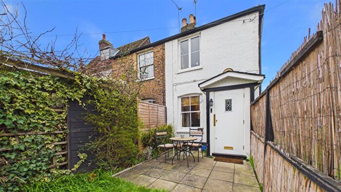 2 Bedroom End Terrace House For Sale In Gentlemans Row, Enfield, EN2