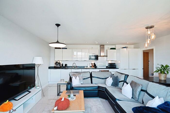 2 Bedroom Flat For Sale In Davaar House, Ferry Court, Cardiff, South Glamorgan, CF11