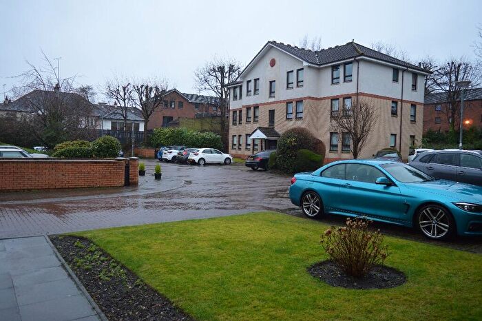2 Bedroom Flat To Rent In Woodlands Court, Thornliebank, Glasgow, G46
