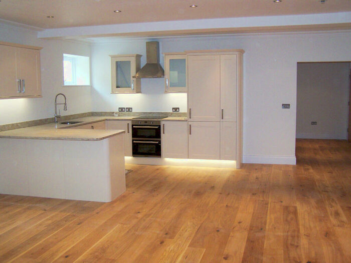 2 Bedroom Flat To Rent In Bishops Sutton, Alresford, SO24