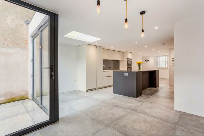 4 Bedroom End Of Terrace House To Rent In Clifton Street Brighton, BN1