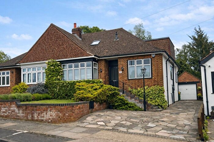 4 Bedroom Semi-Detached Bungalow For Sale In Horndon Road, Romford, RM5