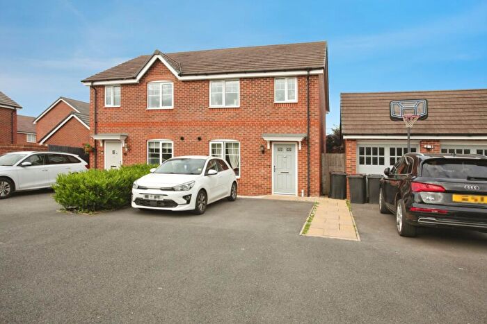 3 Bedroom Semi-Detached House For Sale In Harvest Way, Nuneaton, Warwickshire, CV10