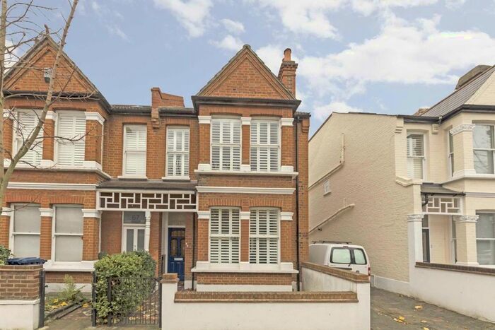 4 Bedroom Property To Rent In Brookfield Road, London, W4