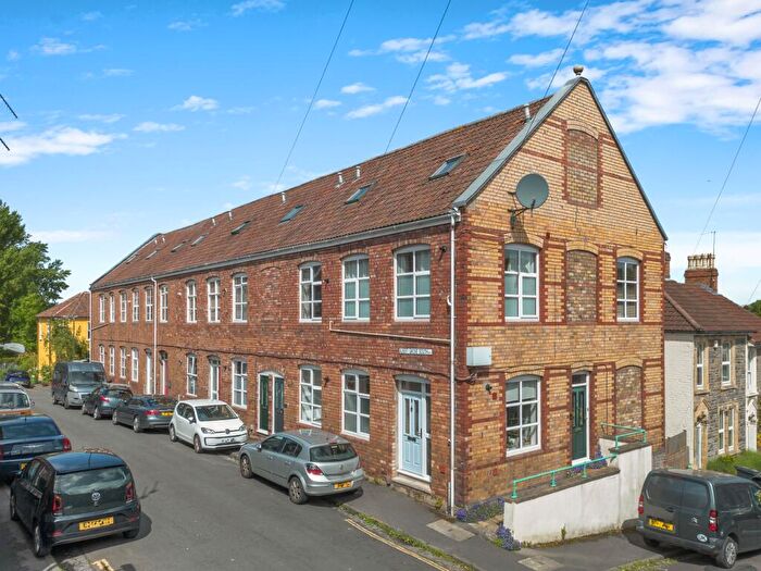 2 Bedroom Maisonette For Sale In Flat, Orchard House, Albert Grove South, Bristol, BS5