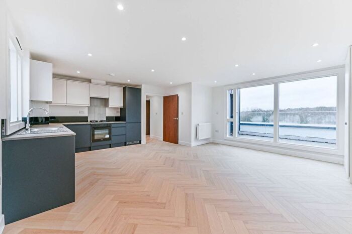 2 Bedroom Flat To Rent In Norbury Avenue, Norbury, London, SW16