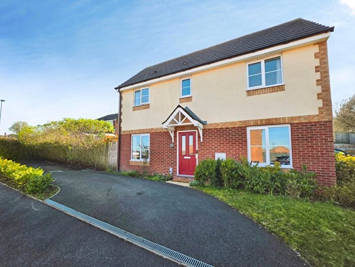 3 Bedroom Town House For Sale In Knowles View, Talke, Stoke-On-Trent, ST7