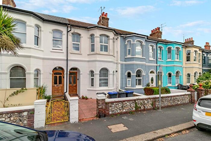 2 Bedroom Flat For Sale In Ham Road, BN11