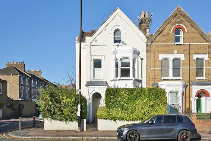 2 Bedroom Flat To Rent In Upper Tollington Park, Stroud Green, N4