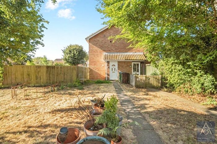 1 Bedroom House For Sale In Hazley Walk, Buckingham, Buckinghamshire, MK18