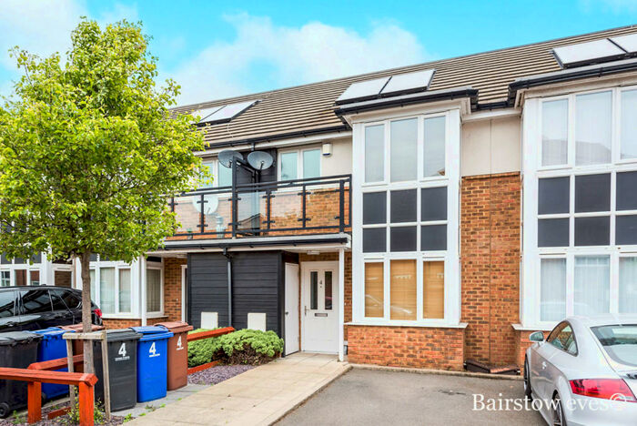 3 Bedroom House To Rent In Griffiths Road, Purfleet, RM19