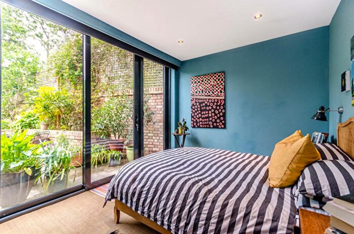 2 Bedroom Maisonette To Rent In Hartham Road, Hillmarton Conservation Area, London, N7