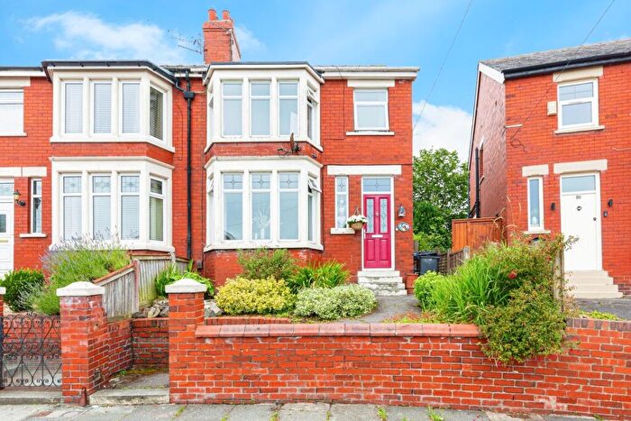 3 Bedroom Semi Detached House For Sale In Birchway Avenue, Blackpool, FY3