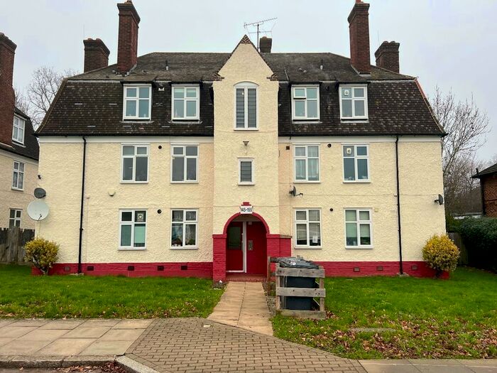 3 Bedroom Flat To Rent In Silkstream Road, Edgware HA8