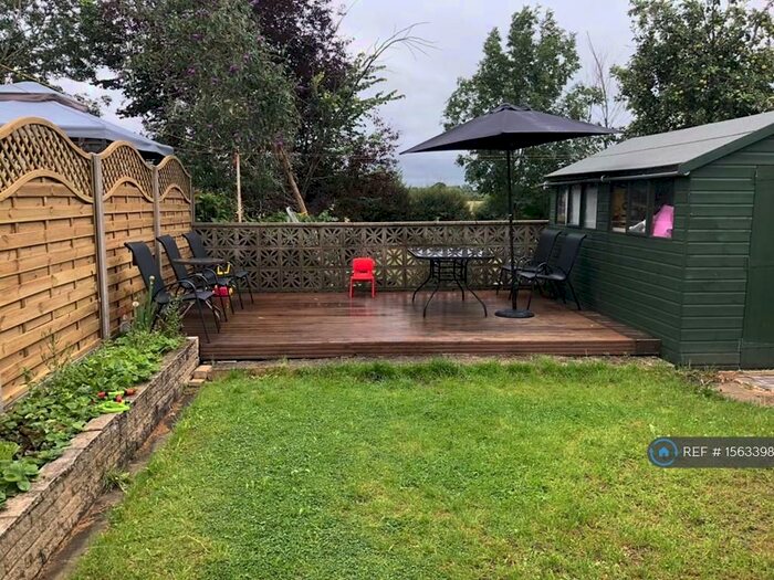 4 Bedroom Semi-Detached House To Rent In South Park Way, South Ruislip, HA4