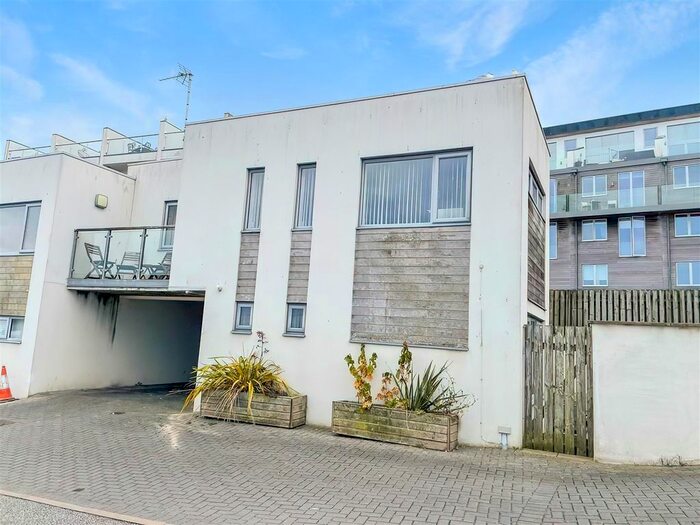 3 Bedroom End Of Terrace House To Rent In St. Georges Road, Newquay, TR7
