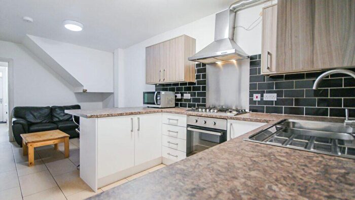 6 Bedroom Terraced House To Rent In Dawlish Road, Selly Oak, Birmingham, B29