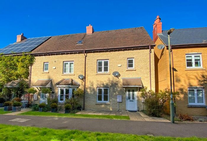 4 Bedroom Town House To Rent In Marsh Walk, Witney, Oxfordshire, OX28