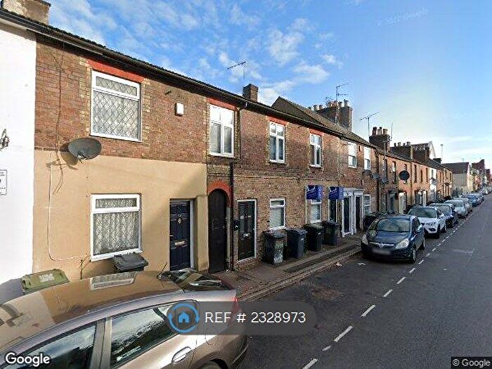 2 Bedroom Terraced House To Rent In Hastings Street, Luton, LU1