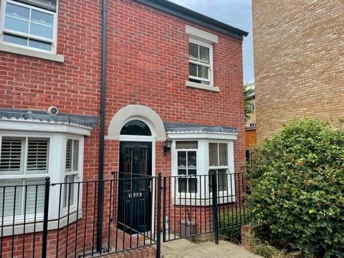2 Bedroom End Of Terrace House To Rent In Cazeneuve Street, Rochester, Kent, ME1