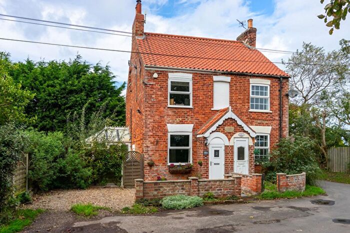 3 Bedroom Semi-Detached House For Sale In Old Coastguard Cottages, Holmpton, HU19