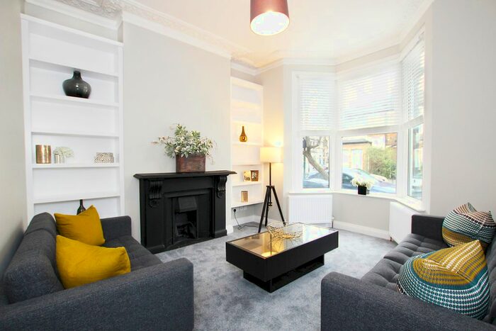 5 Bedroom Terraced House To Rent In Branksome Road, London, SW2