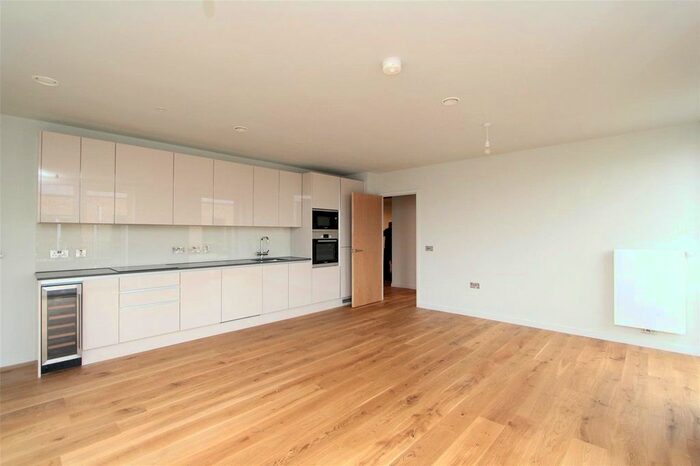2 Bedroom Flat To Rent In Boaters Avenue, Brentford, TW8