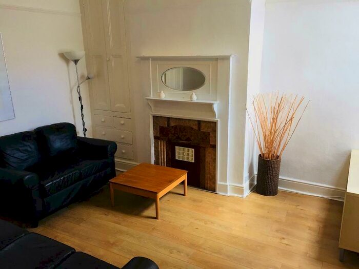 4 Bedroom Terraced House To Rent In Fairfield Street, Salford, M6