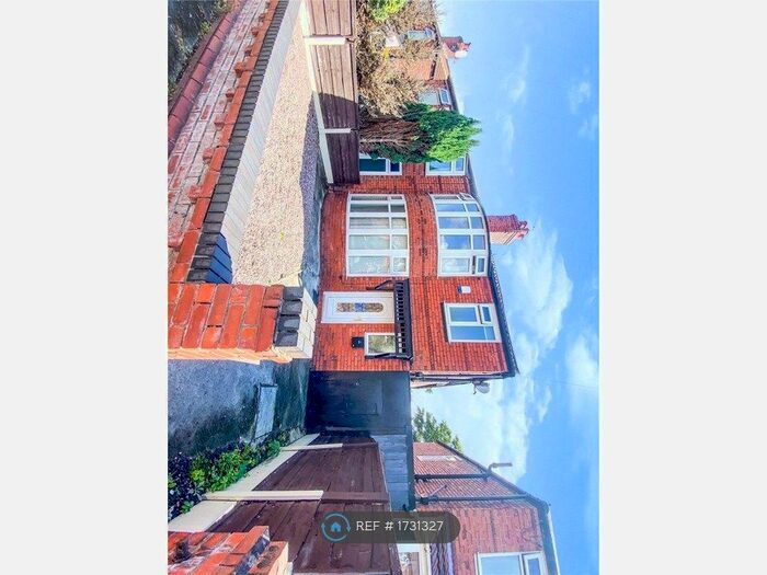 4 Bedroom Semi-Detached House To Rent In Brookleigh Road, Manchester, M20