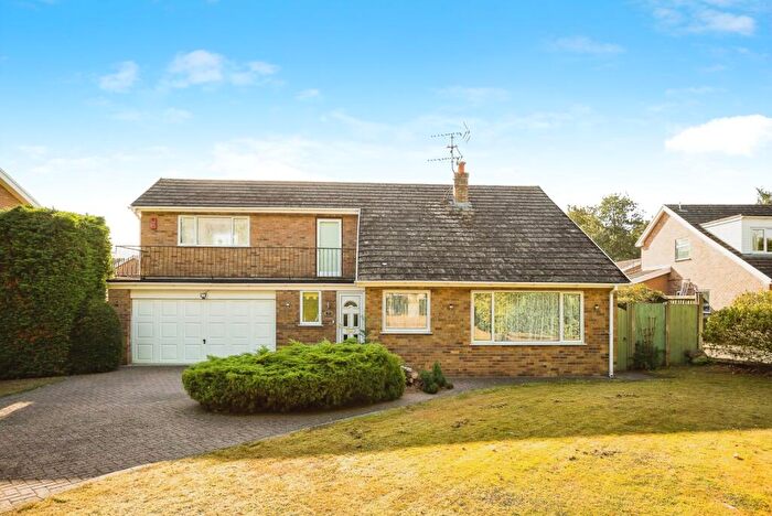 3 Bedroom Detached House For Sale In Ffordd Glyn, Coed-y-Glyn, Wrexham, LL13