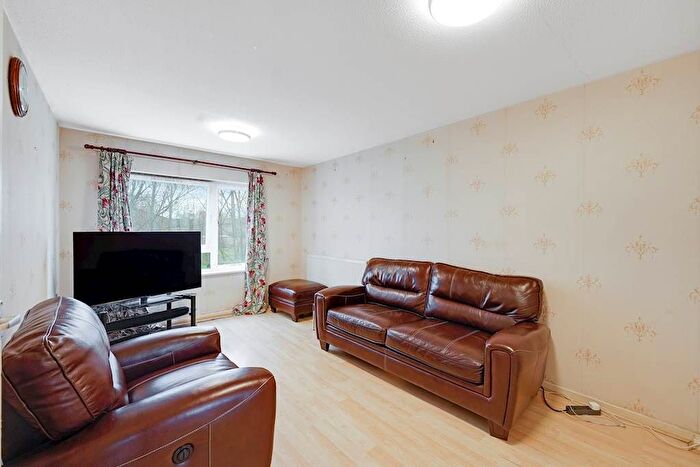 1 Bedroom Flat For Sale In Sycamore Close, London, E16