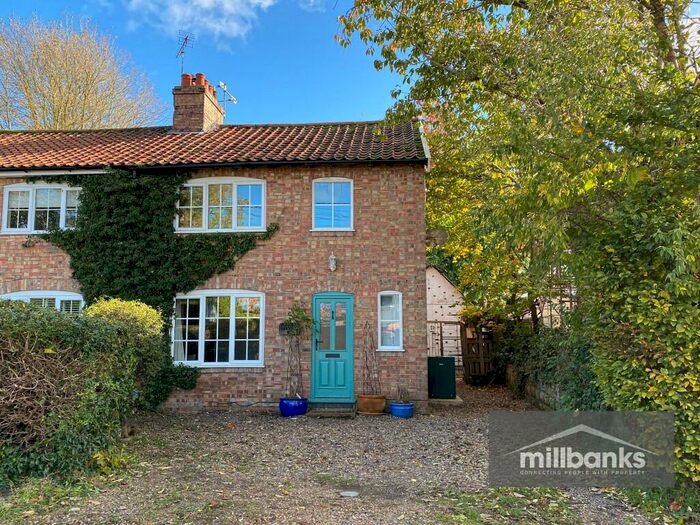 3 Bedroom Semi-Detached House For Sale In The Street, Rockland All Saints, NR17