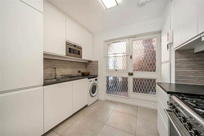 3 Bedroom Flat To Rent In Linhope Street, London, NW1