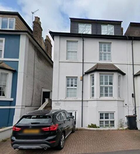 Studio To Rent In Portsmouth Road, Thames Ditton, KT7