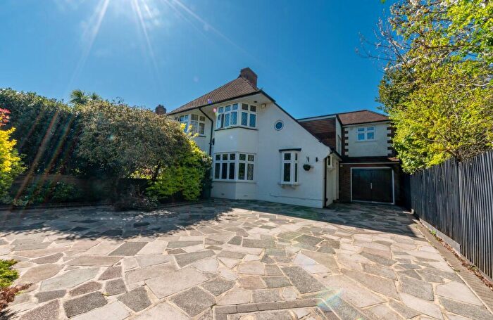 5 Bedroom Semi Detached House For Sale In Greenway Gardens, Shirley, Croydon, CR0