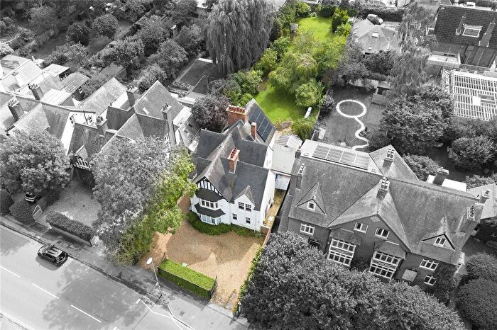 7 Bedroom Detached House To Rent In Barton Road, Cambridge, CB3