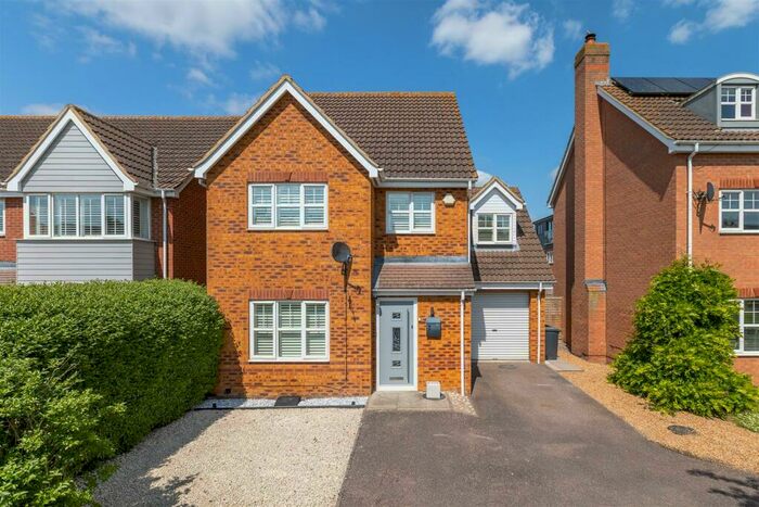 4 Bedroom Detached House To Rent In Stotfold Road, Arlesey, SG15