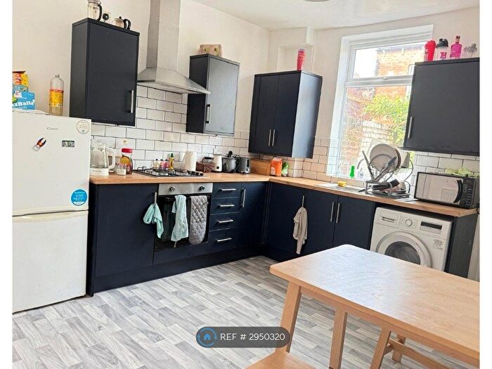 3 Bedroom Terraced House To Rent In Grosvenor Square, Sheffield, S2