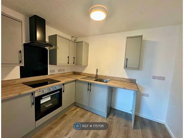 2 Bedroom Flat To Rent In Brynteg Chapel, Bethesda, Bangor, LL57
