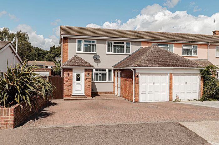 3 Bedroom End Terrace House For Sale In Cobham Chase, Faversham, ME13