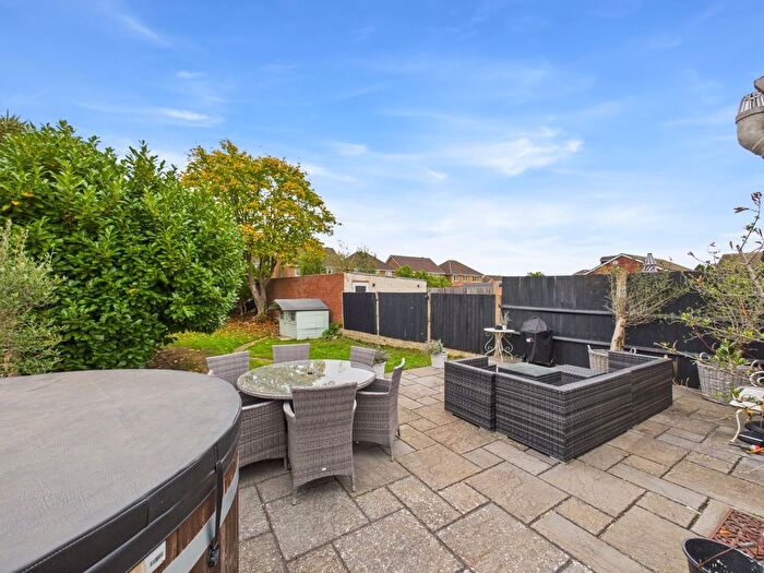 3 Bedroom Bungalow For Sale In Mornington Road, Ashford, Middlesex, TW15