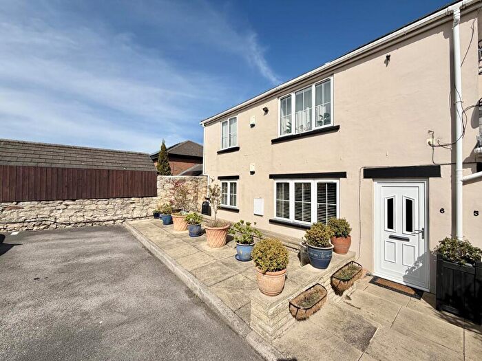 2 Bedroom Apartment For Sale In Great North Road, Micklefield, Leeds, LS25