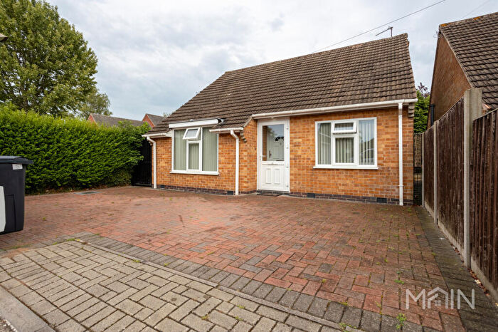 2 Bedroom Bungalow For Sale In Oakside Close, Leicester, Leicestershire, LE5