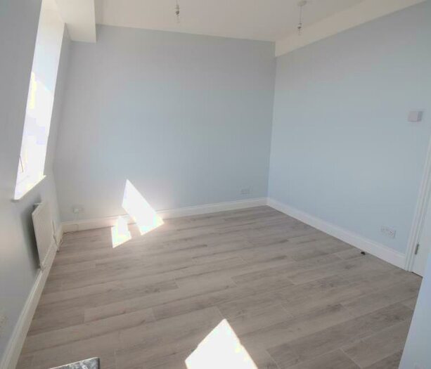 Studio To Rent In Kingsland Road, London, E8