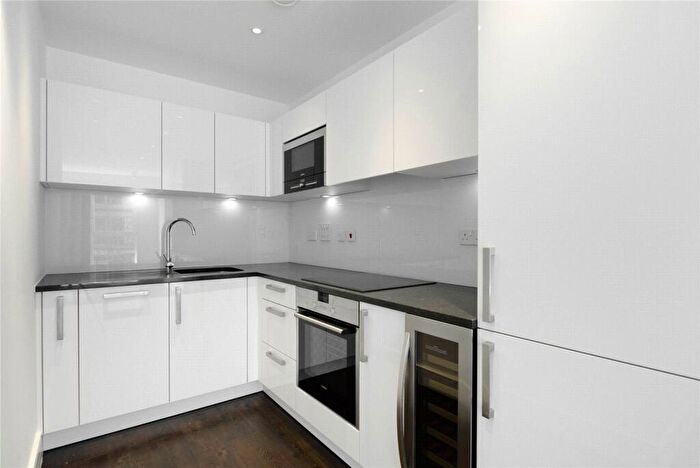 1 Bedroom Flat To Rent In Queensland Road, Islington, N7